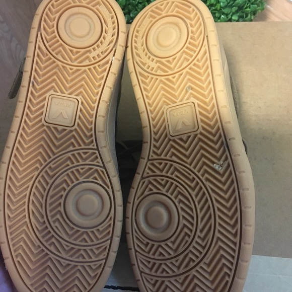 Men’s Veja shoes - Picture 8 of 11